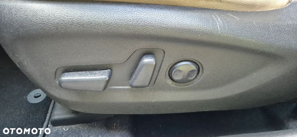 Hyundai Tucson 2.0 CRDI BlueDrive Comfort 2WD - 17