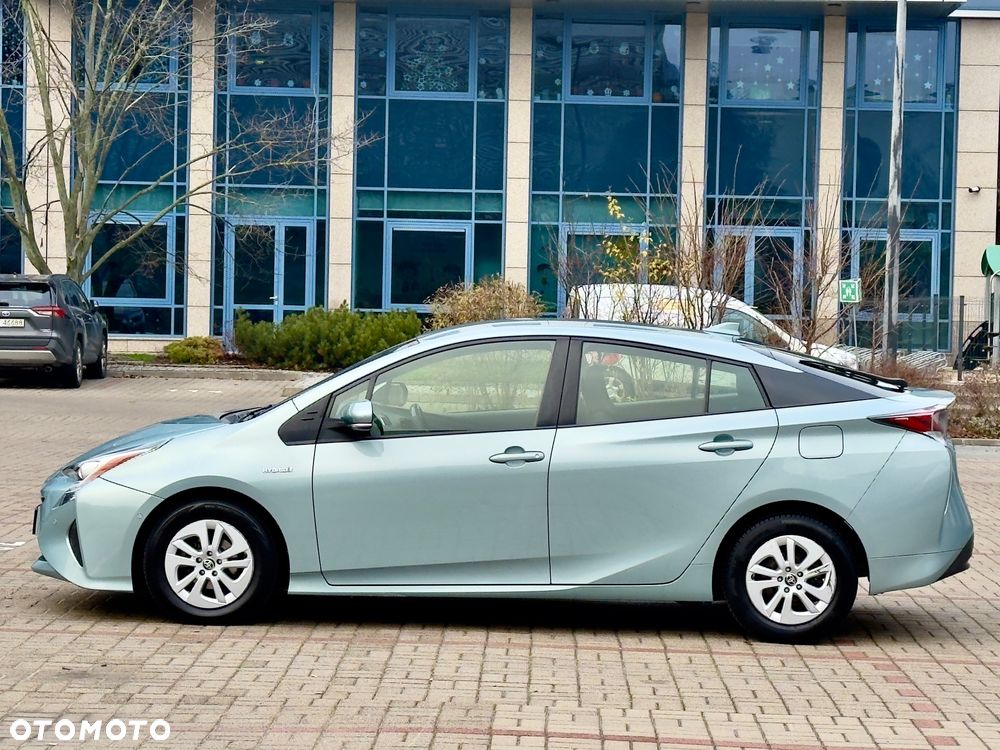 Toyota Prius 1.8 HSD Sol - 8