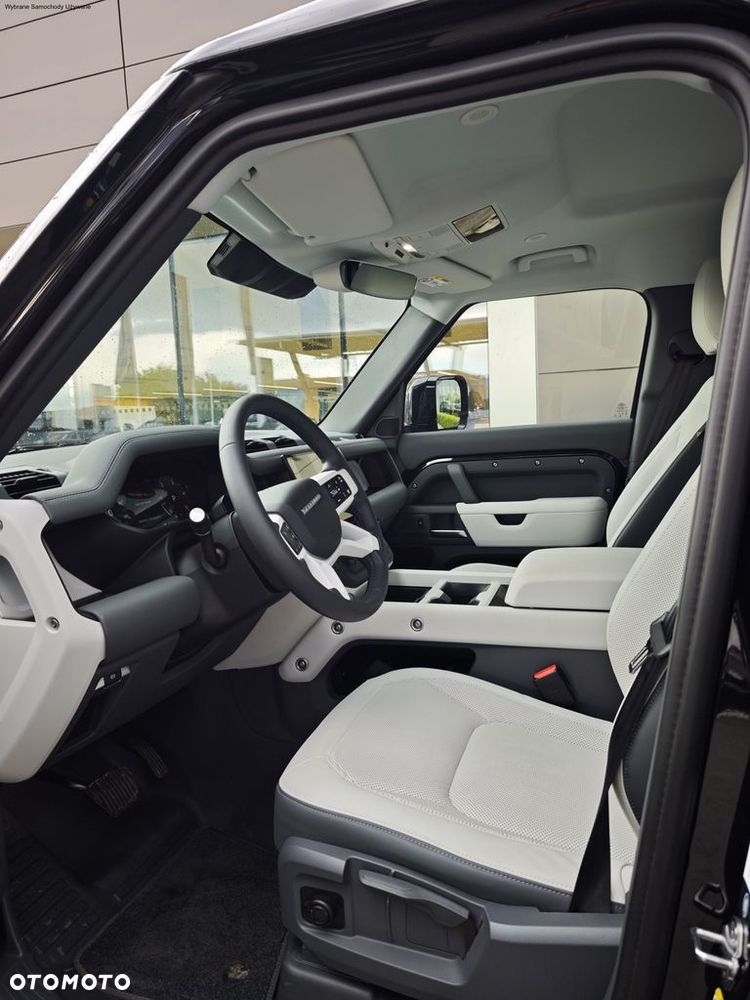 Land Rover Defender - 3