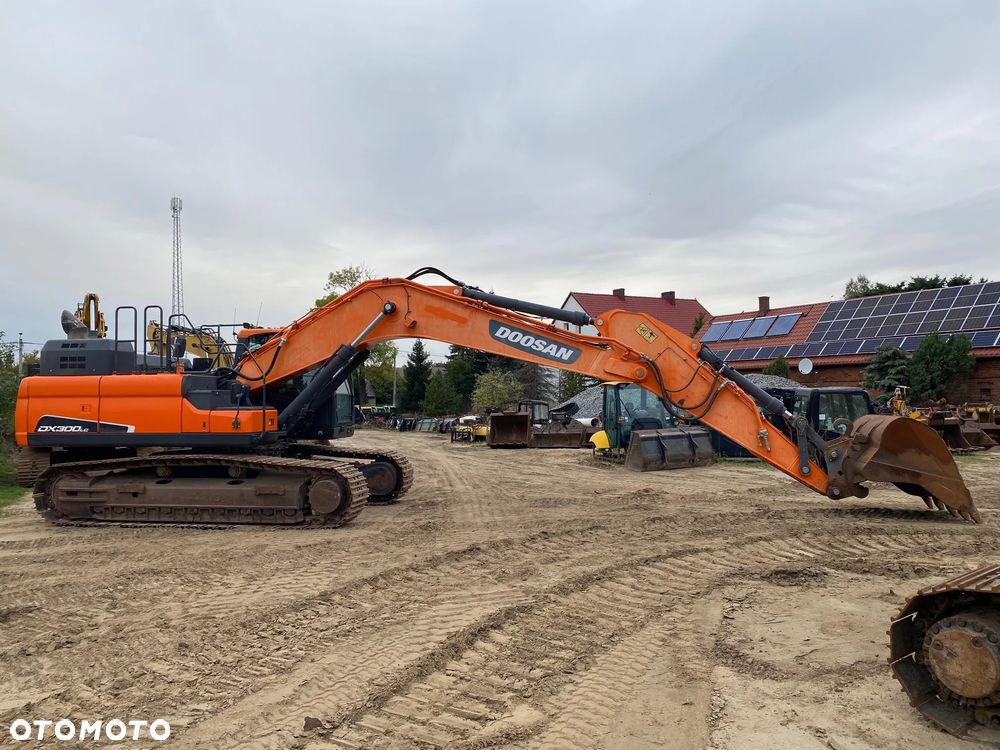 Doosan DX 300 LC-5, 2015 ROK, 9600 MTH, z NIEMIEC, PODWOZIE 90% DOBRE, - 12