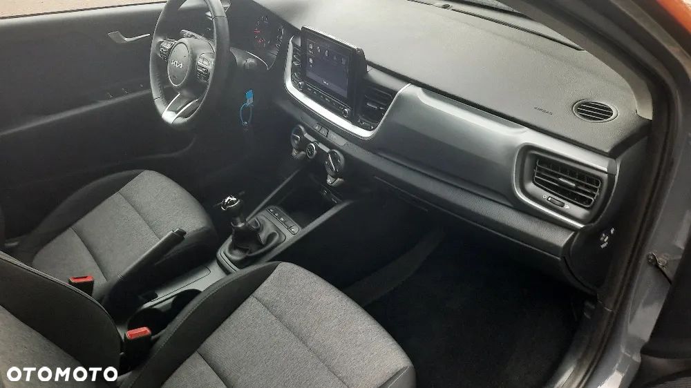 Kia Stonic 1.2 L Business Line - 16