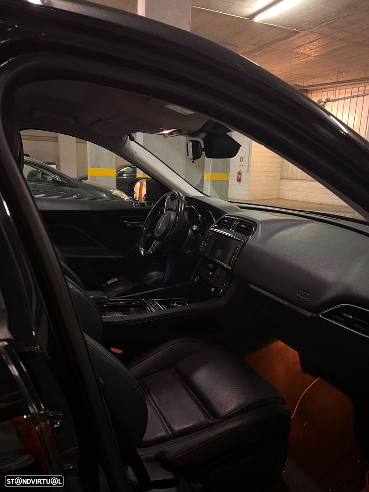 Jaguar F-Pace 2.0 i4D Prestige AWD Aut. - 7