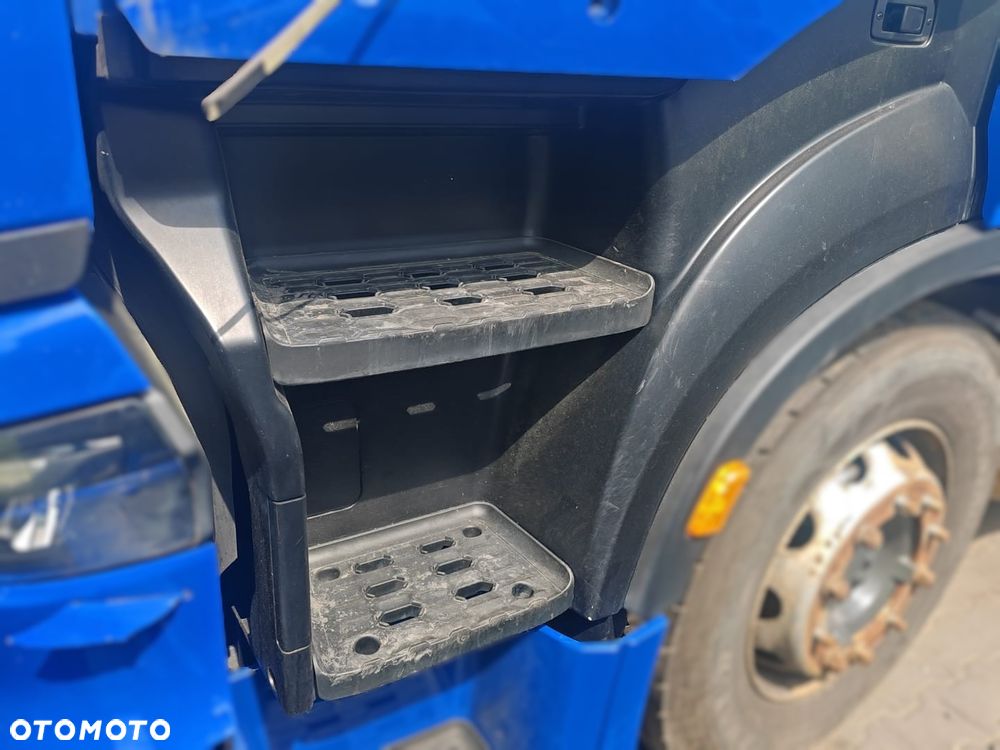 KOMPLETNA GÓRNA STOPNICA LEWA IVECO S WAY - 2