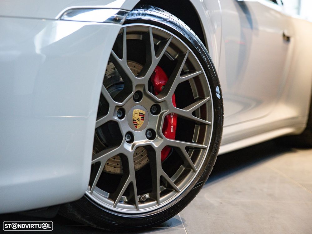 Porsche 911 (992) Carrera 4S PDK - 32