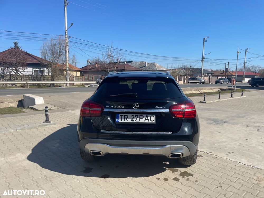 Mercedes-Benz GLA 200 d 4MATIC Aut. - 3