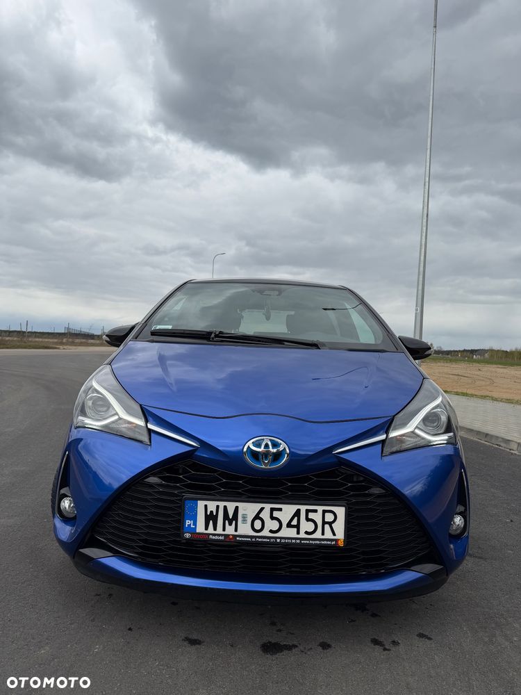 Toyota Yaris Hybrid 100 Selection - 3