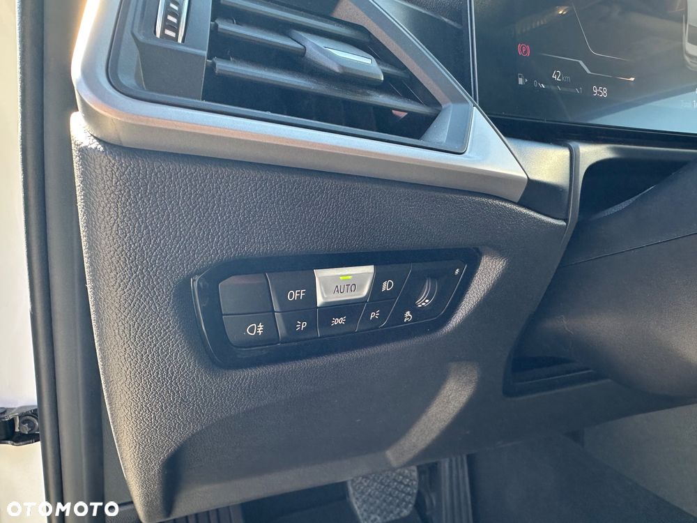 BMW Seria 3 318i - 14