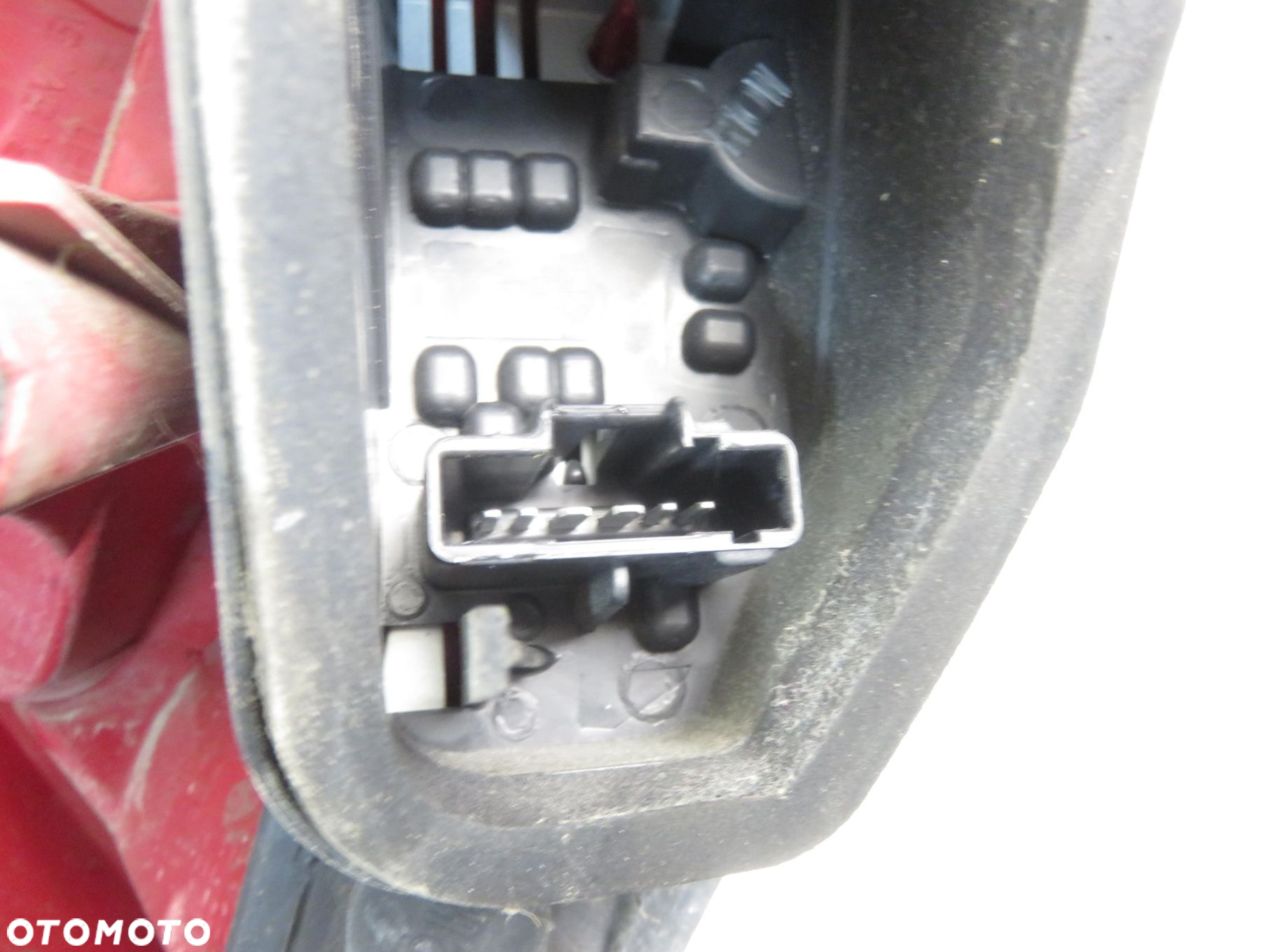 LAMPA LEWA TYLNA PEUGEOT 207 lift  9686566080 VP9PFX13405A - 4