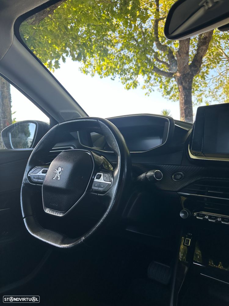 Peugeot e-208 Allure - 27