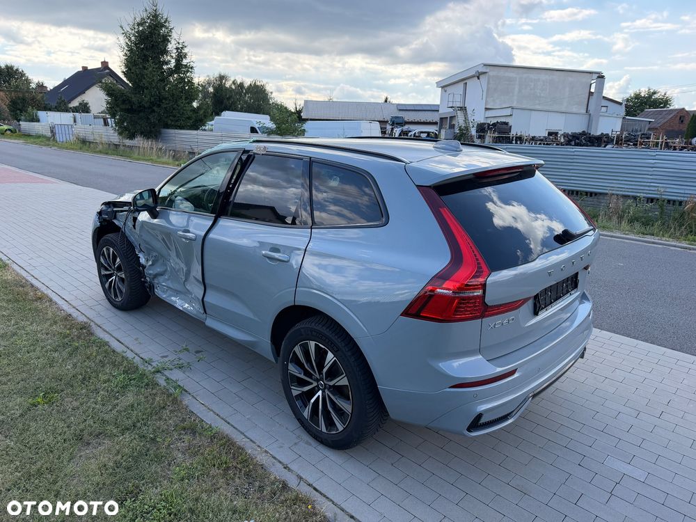 Volvo XC 60 B4 B Plus Dark - 16