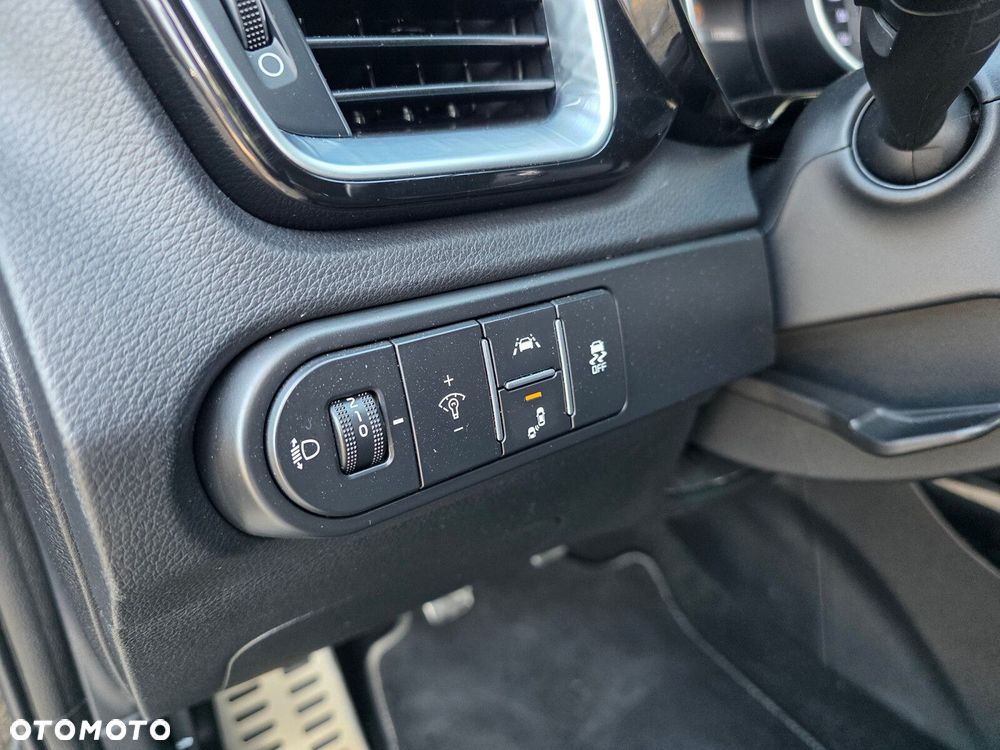 Kia Ceed - 13