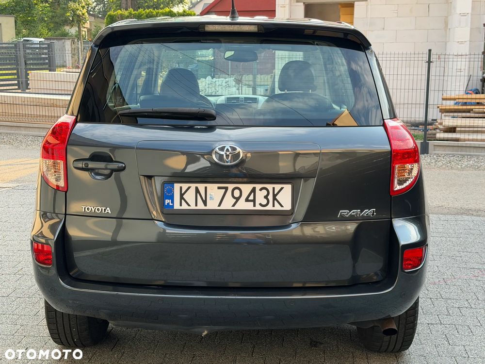Toyota RAV4 2.0 4x4 Automatik Executive - 4