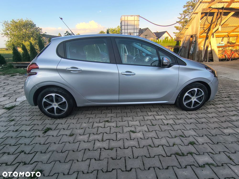 Peugeot 208 - 3