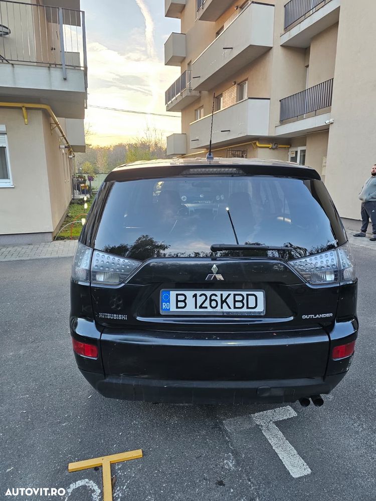 Mitsubishi Outlander 2.0 DI-D Intense - 3