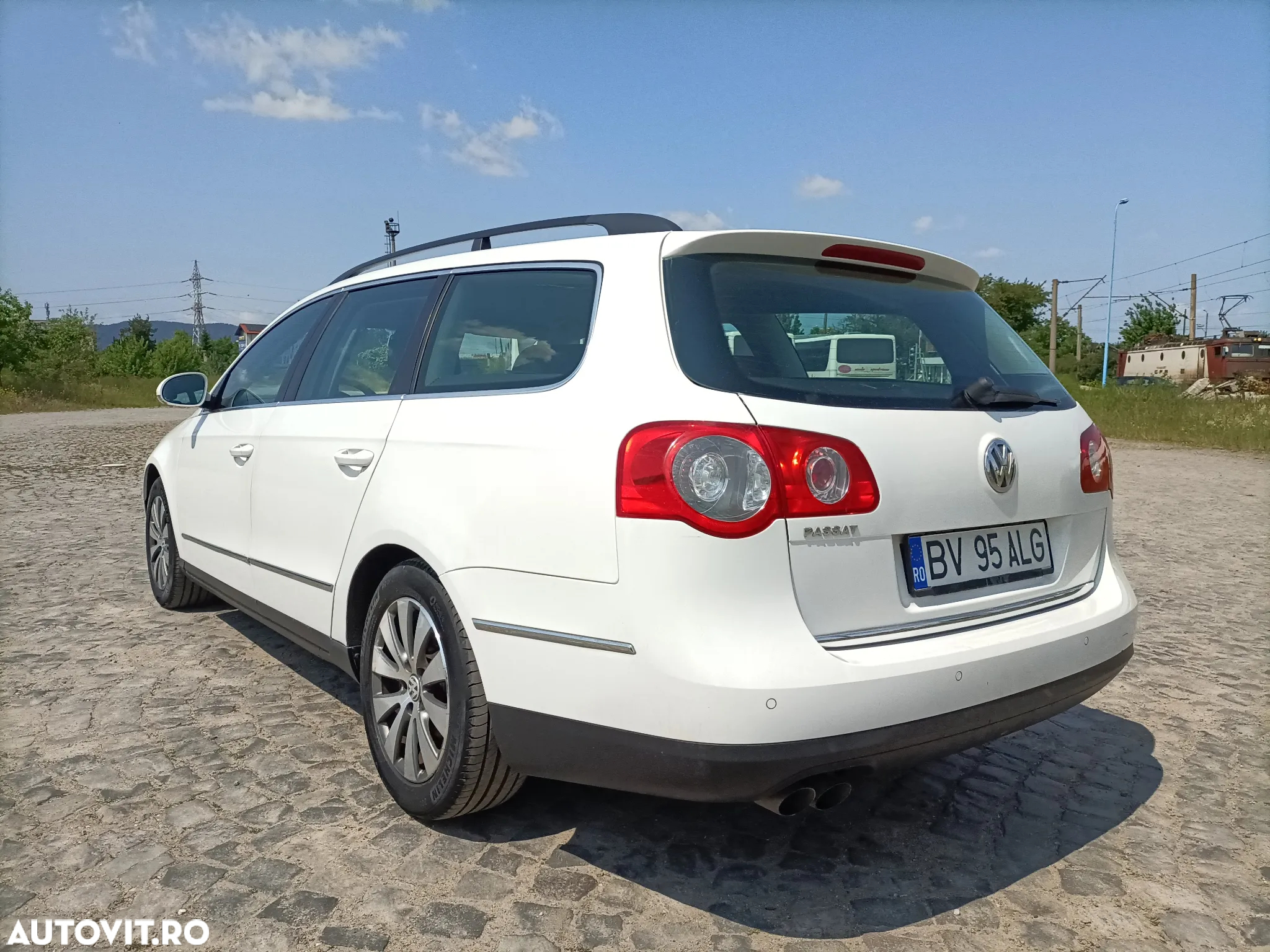 Volkswagen Passat Variant 2.0 TDI Highline DPF - 2