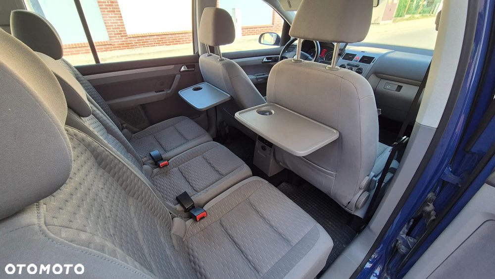 Volkswagen Touran 2.0 TDI DPF Trendline - 13