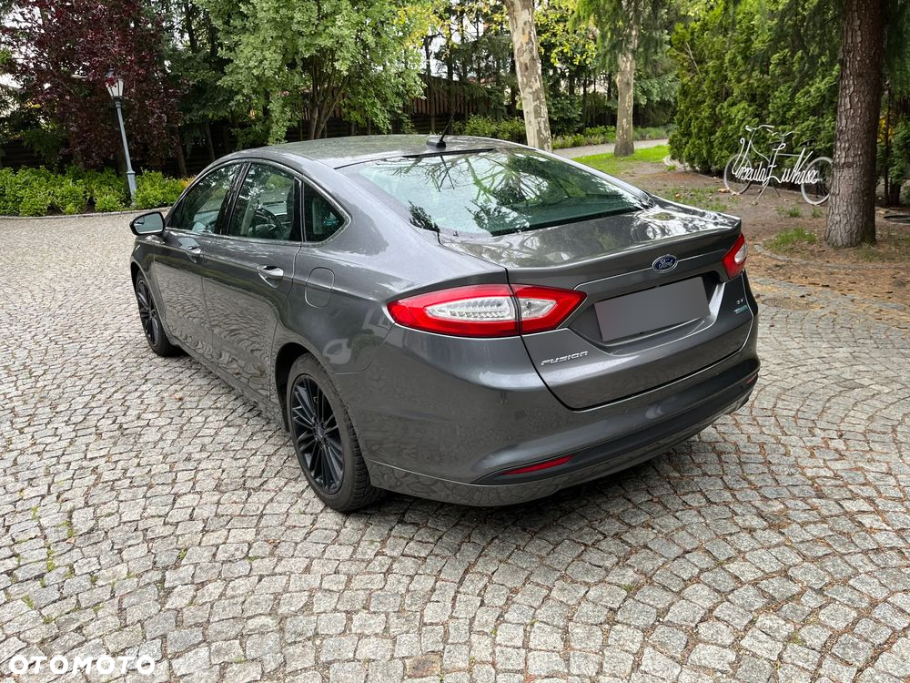 Ford Fusion - 29