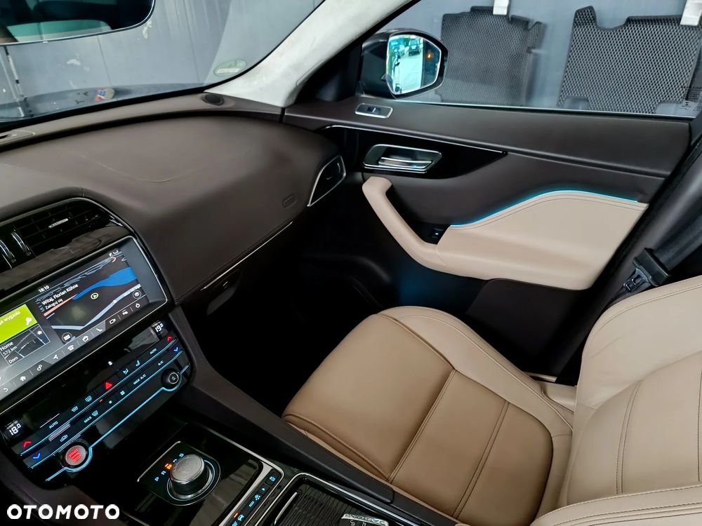 Jaguar F-Pace 2.0 i4D AWD Prestige - 12
