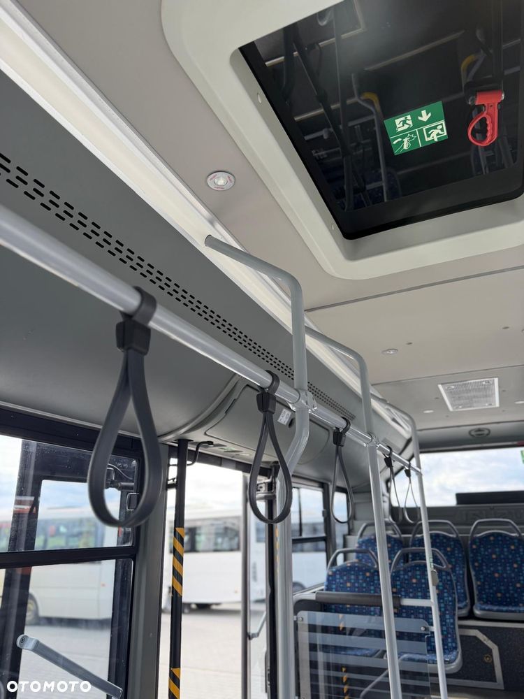 Isuzu Novociti Life 65 miejsc - 15
