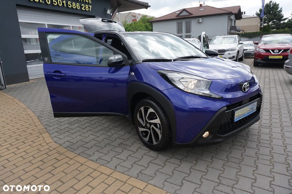 Toyota Aygo X x-shift x-play Team Deutschland - 12