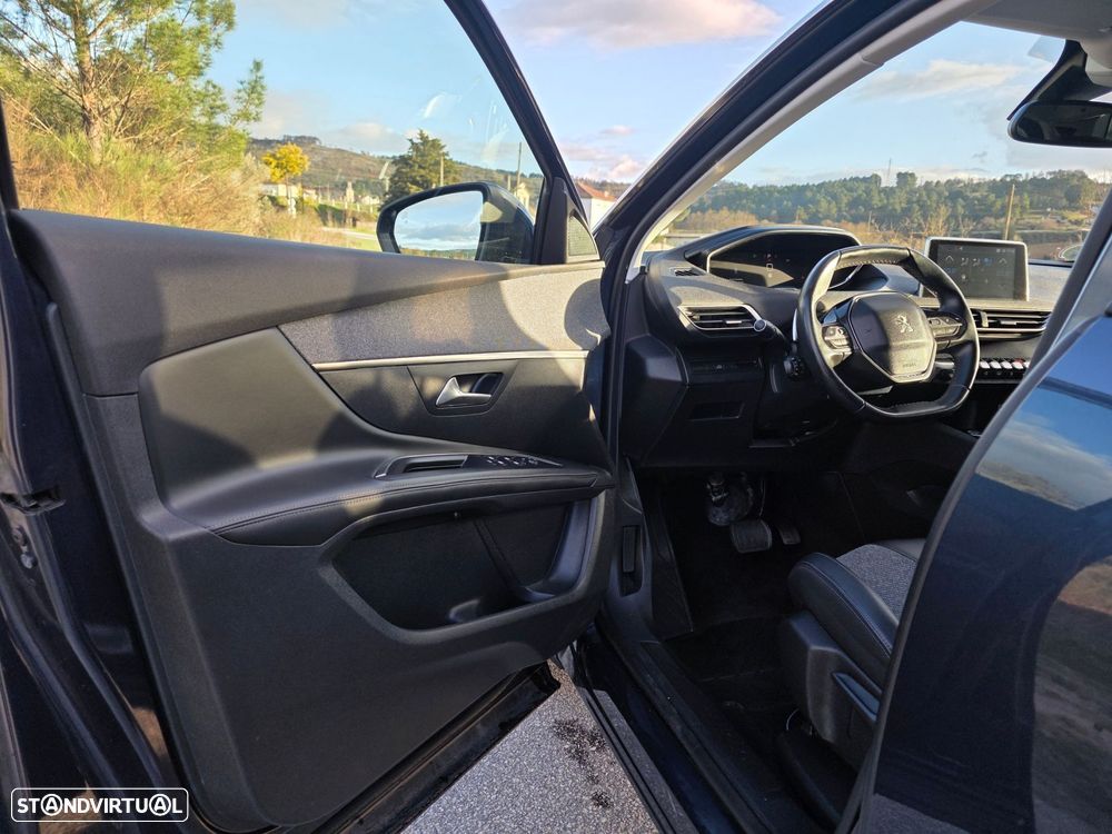 Peugeot 5008 1.6 BlueHDi Allure EAT6 - 18