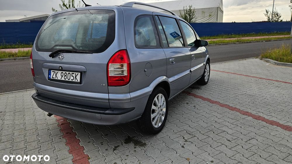 Opel Zafira 1.8 16V Comfort - 24