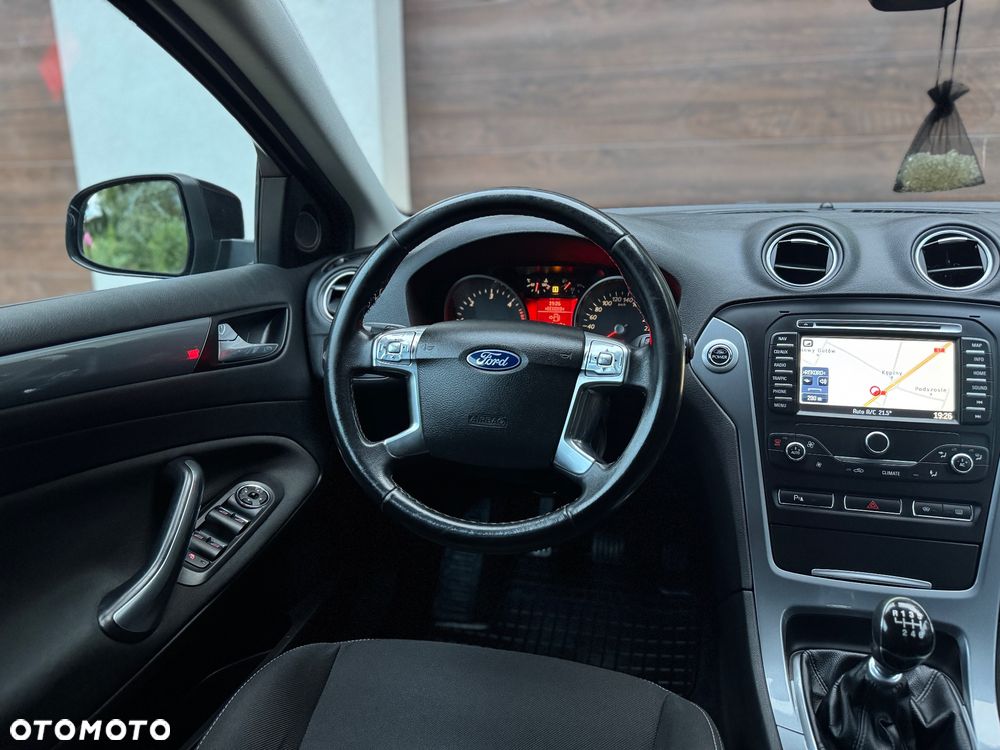 Ford Mondeo 2.0 TDCi Champions Edition - 28