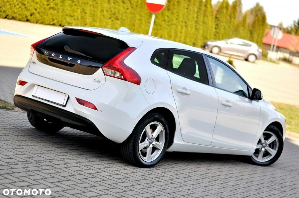 Volvo V40 D2 Momentum - 4