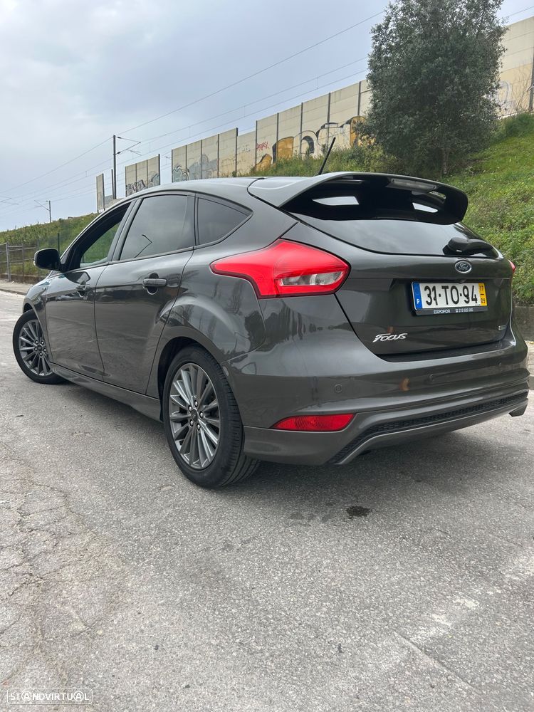 Ford Focus 1.0 EcoBoost MHEV ST-Line - 5