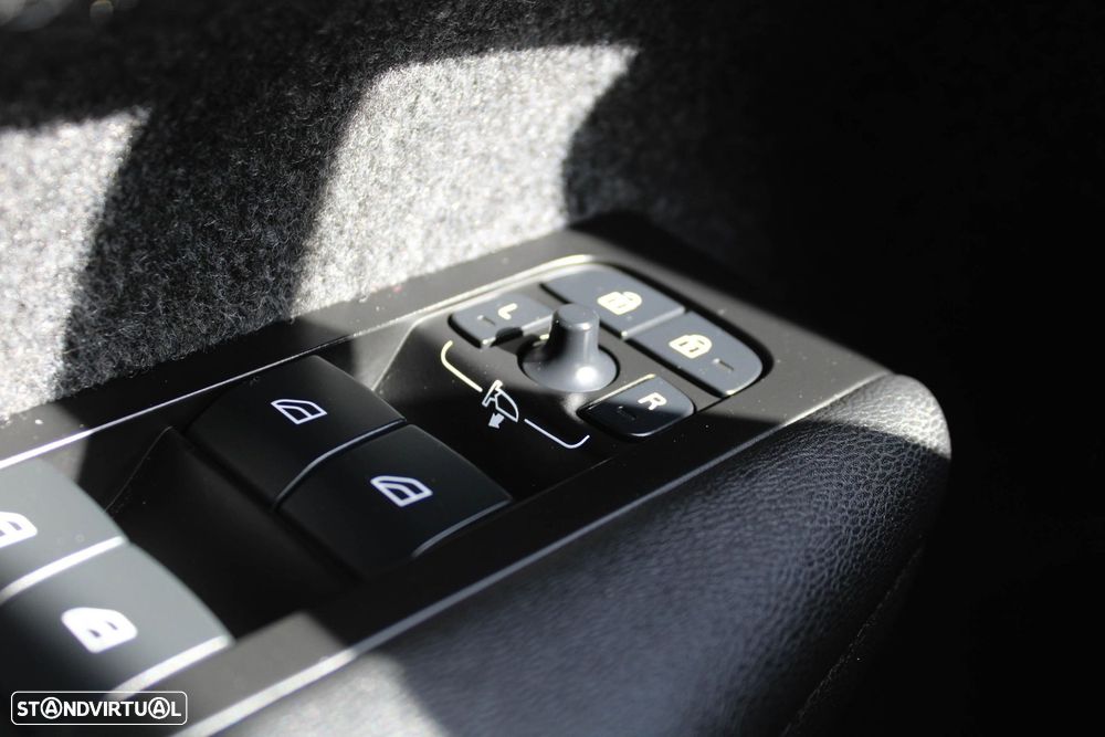 Volvo XC 40 1.5 T2 Momentum - 30