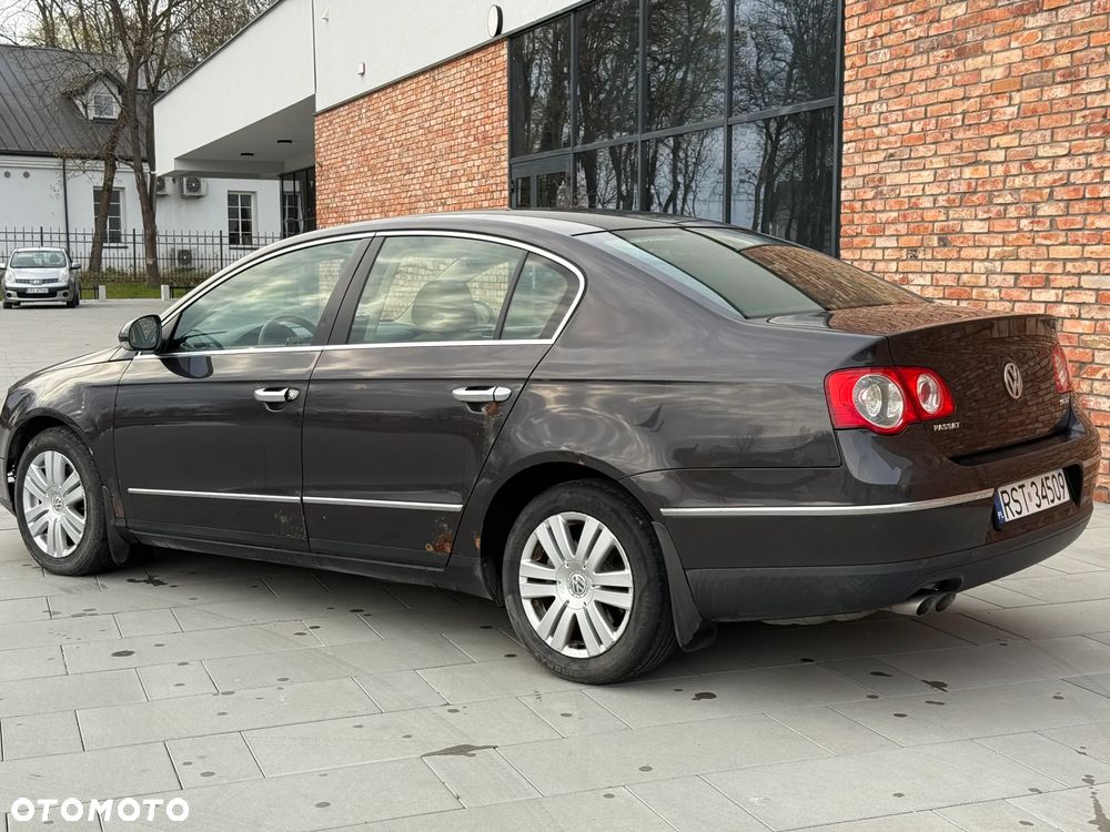 Volkswagen Passat 2.0 TDI DPF Highline - 4