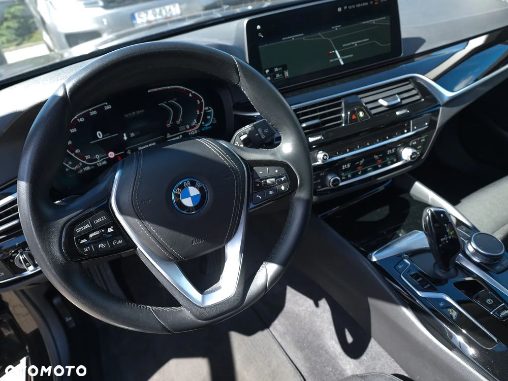 BMW Seria 5 530e sport - 14