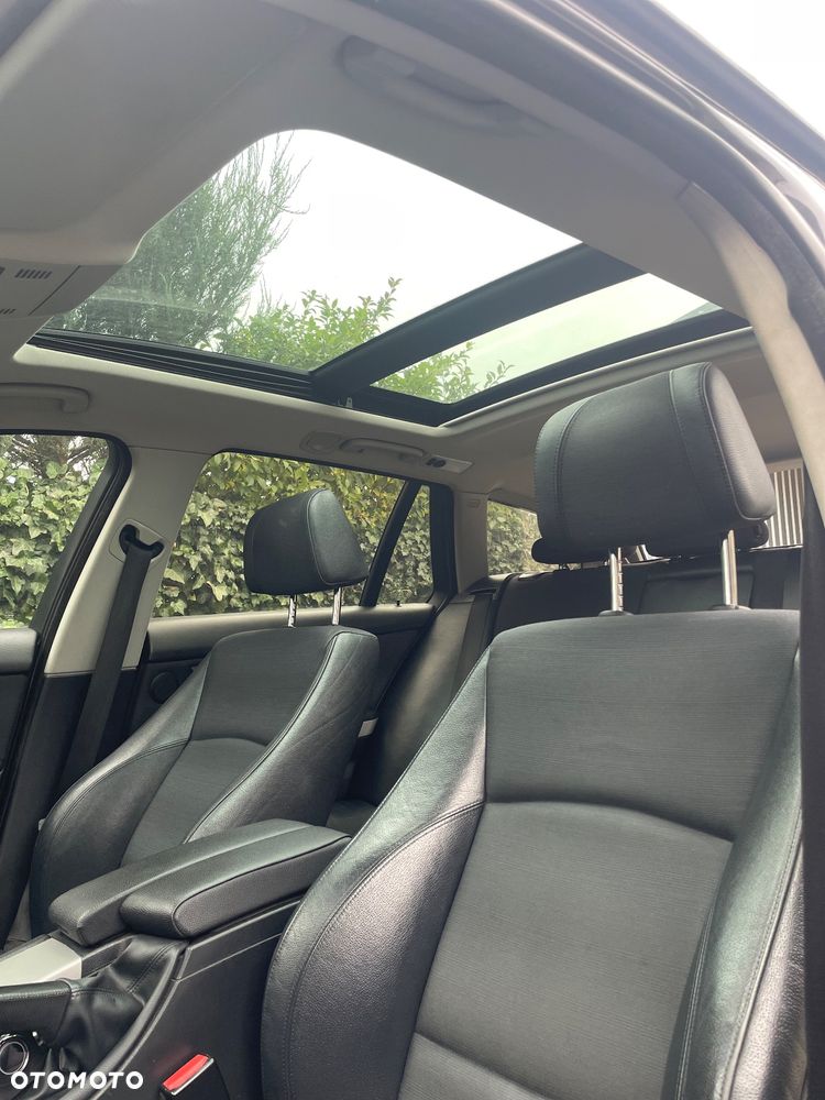 BMW Seria 3 320d - 24