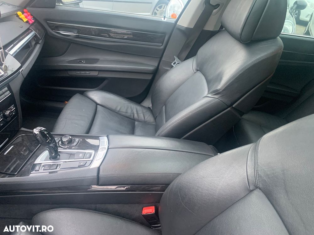 BMW Seria 7 730d xDrive - 23