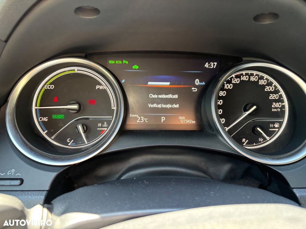 Toyota Camry Luxury - 5