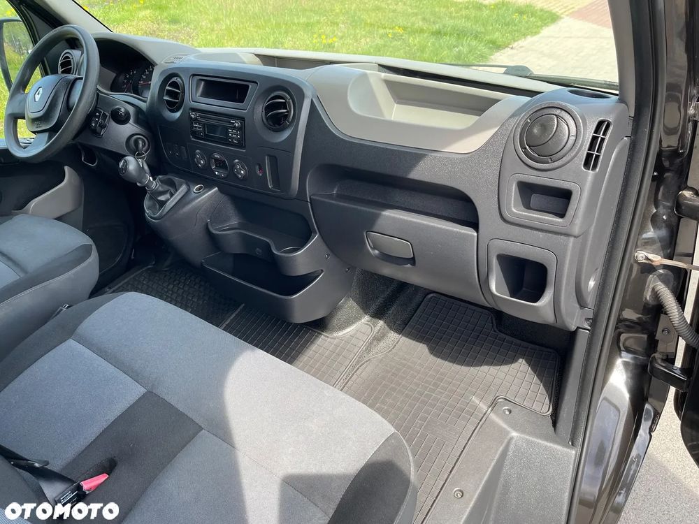Renault Trafic - 16