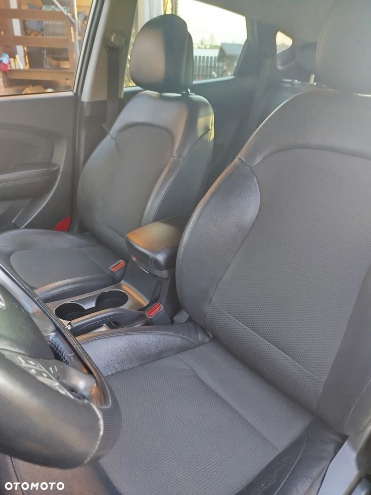 Hyundai ix35 1.7 CRDi Comfort 2WD - 12