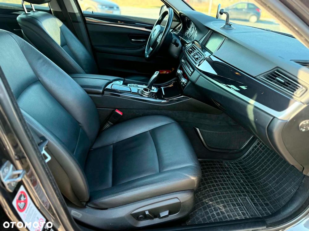 BMW Seria 5 520d xDrive - 13