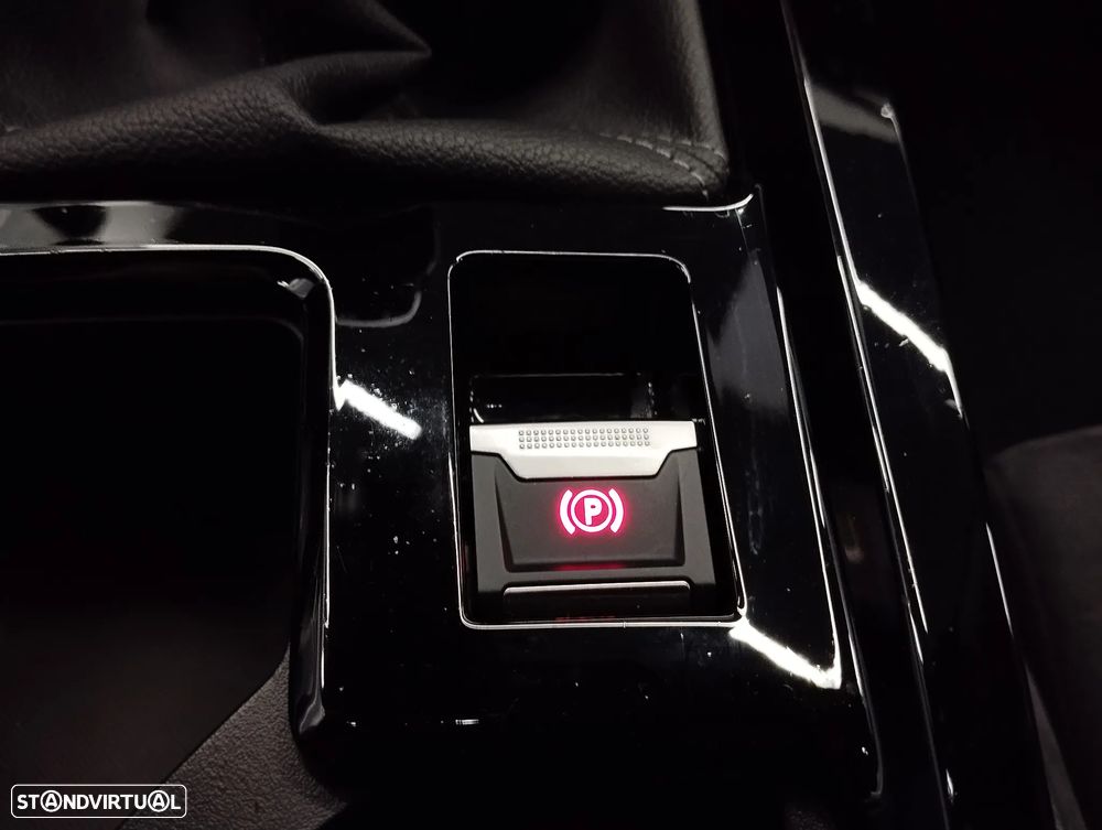 Opel Astra 1.2 T GS - 38