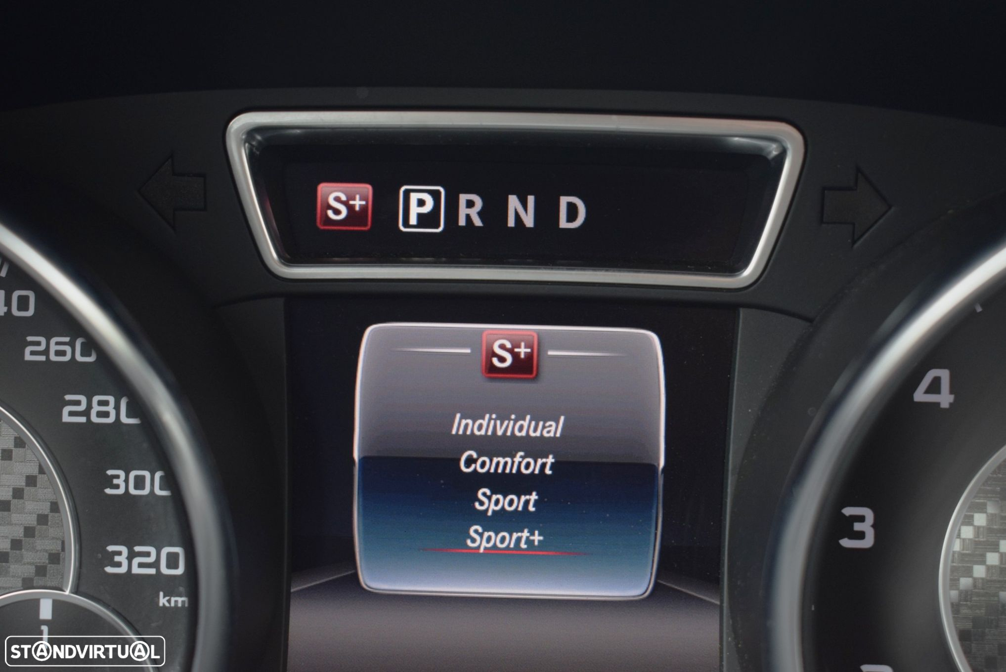 Mercedes-Benz CLA 45 AMG 4-Matic - 26