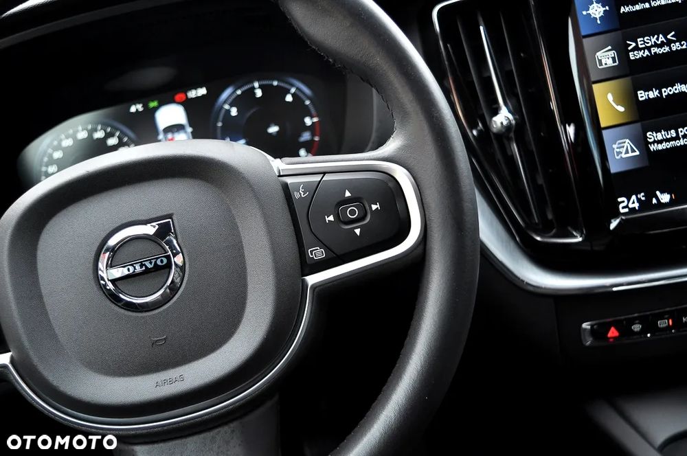 Volvo XC 60 D3 Momentum Pro - 25