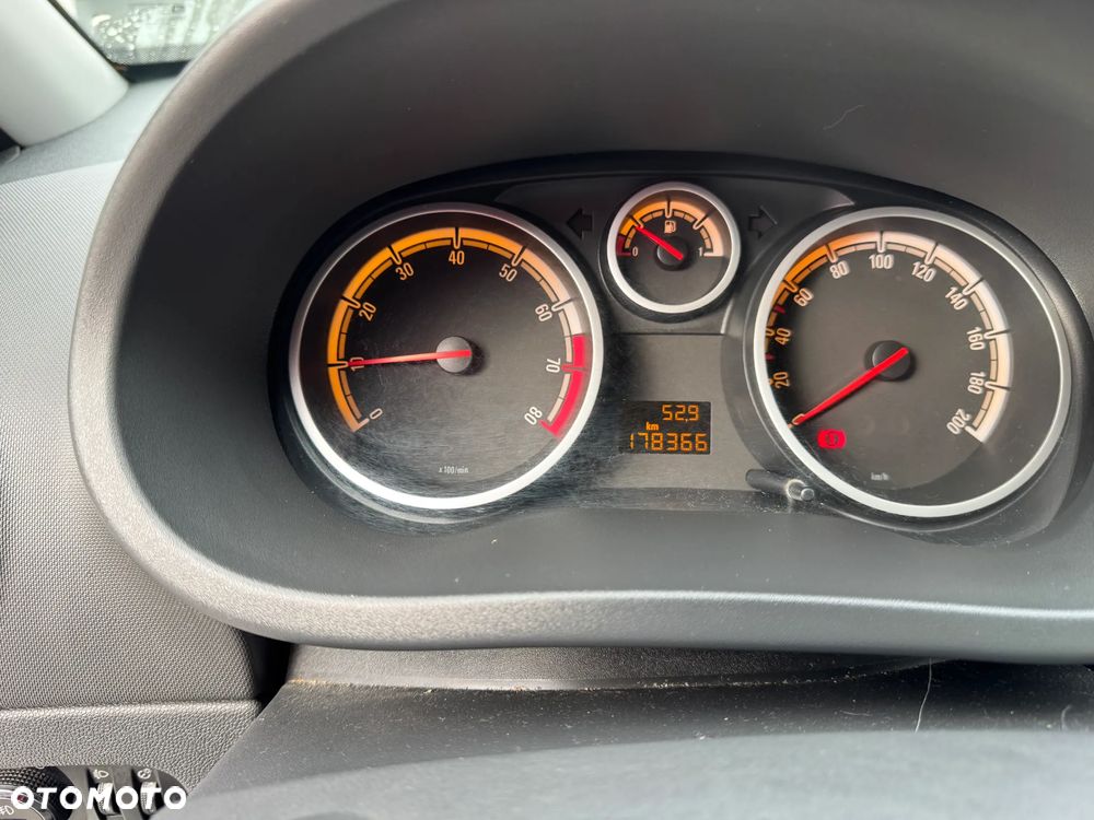 Opel Corsa 1.4 16V Edition - 16