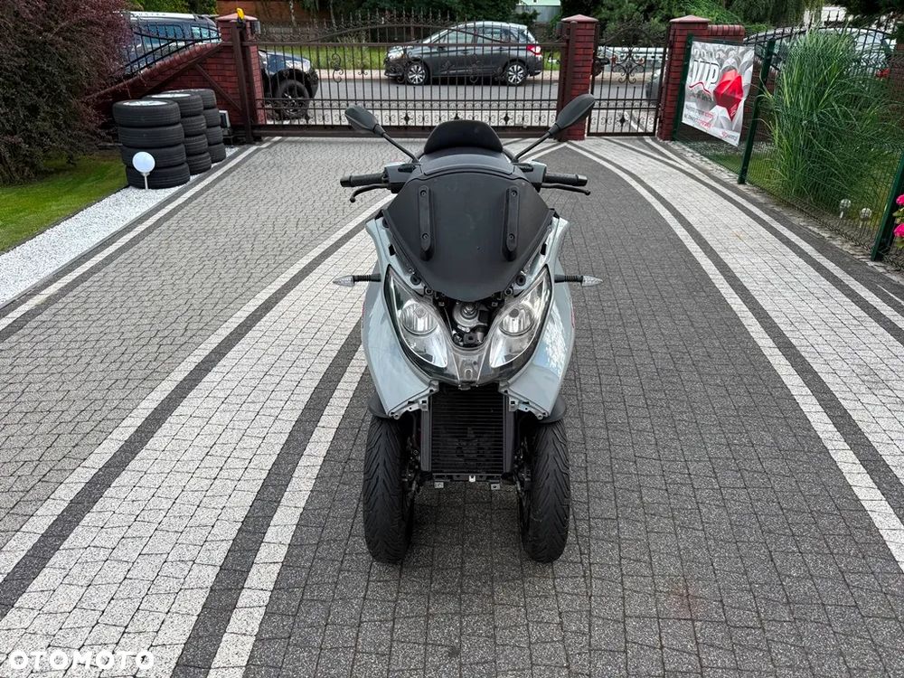 Piaggio MP-3 - 3