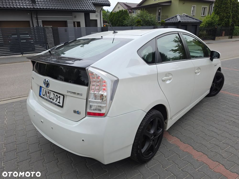 Toyota Prius 1.8 HSD Sol - 14