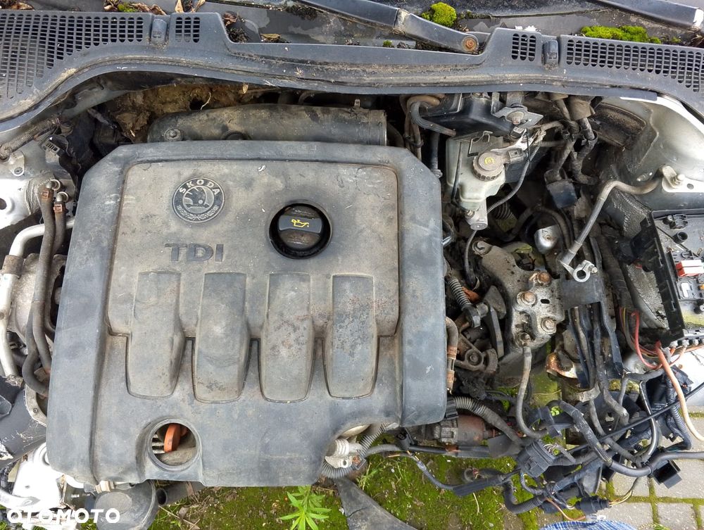 Skoda Octavia II FL (08-13r.) 2.0 TDI 140KM. Silnik BKD Skrzynia KXX lakier LA7W.Cały na części. GWARANCJA !!!  Przód Tył Zestaw Komplet Drzwi Klapa Zderzak Błotnik Maska Grill Atrapa Szyba Pas Lampa Lusterko Boczki Fotel Kanapa Kokpit Deska Rozdzielcza Przełącznik Włącznik Sterownik Przewody Wiązka Instalacja Moduł Komputer Czujnik Listwa Pompa Alternator Wtryski Głowica Rozrusznik Kompresor Sprzęgło Dwumas Silnik Skrzynia ABS Klimatyzacji Paliwa Wspomagania Kolektor Turbina Przepustnica Zawór Chłodnica Koło Hak Belka Sanki Zawieszenie Mcpherson Półoś Amortyzator Wydech Tłumik Zacisk Most - 4