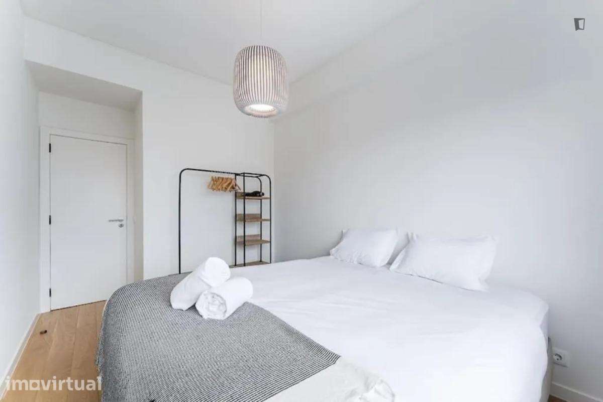 Apartamento com 1 quartos - localizado em Santo Ildefonso Porto - Grande imagem: 2/12