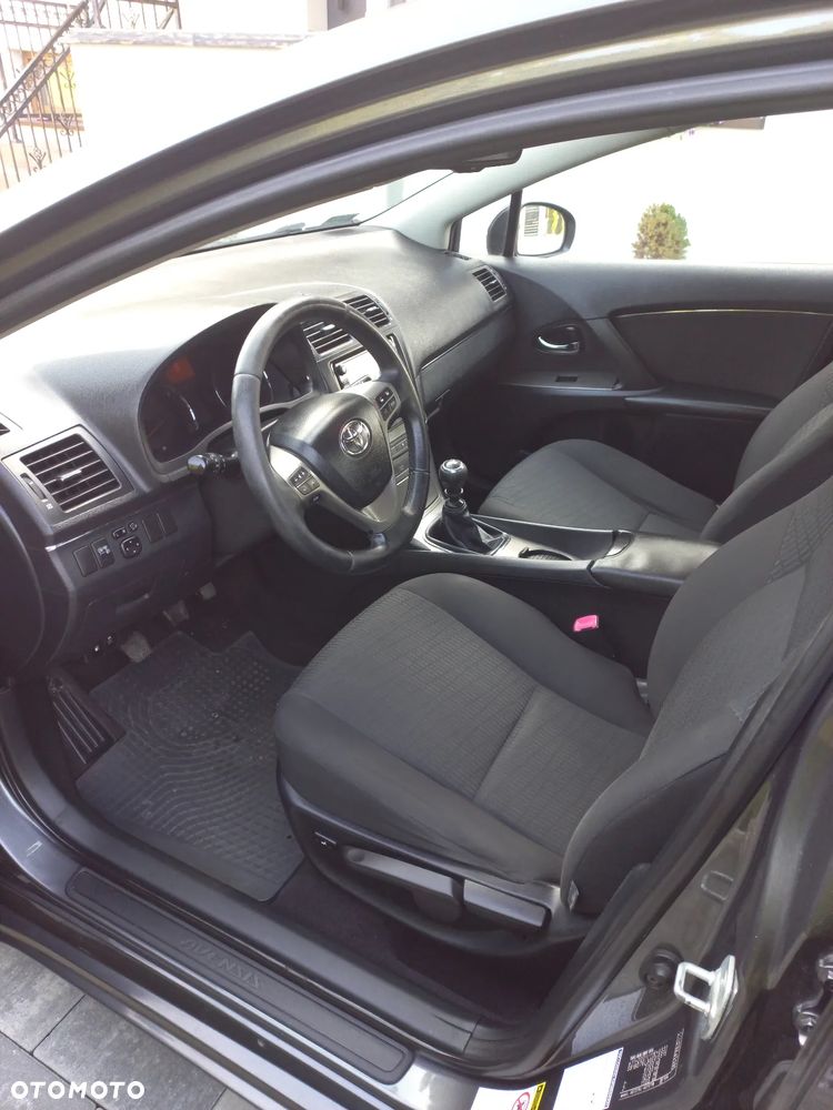 Toyota Avensis - 7