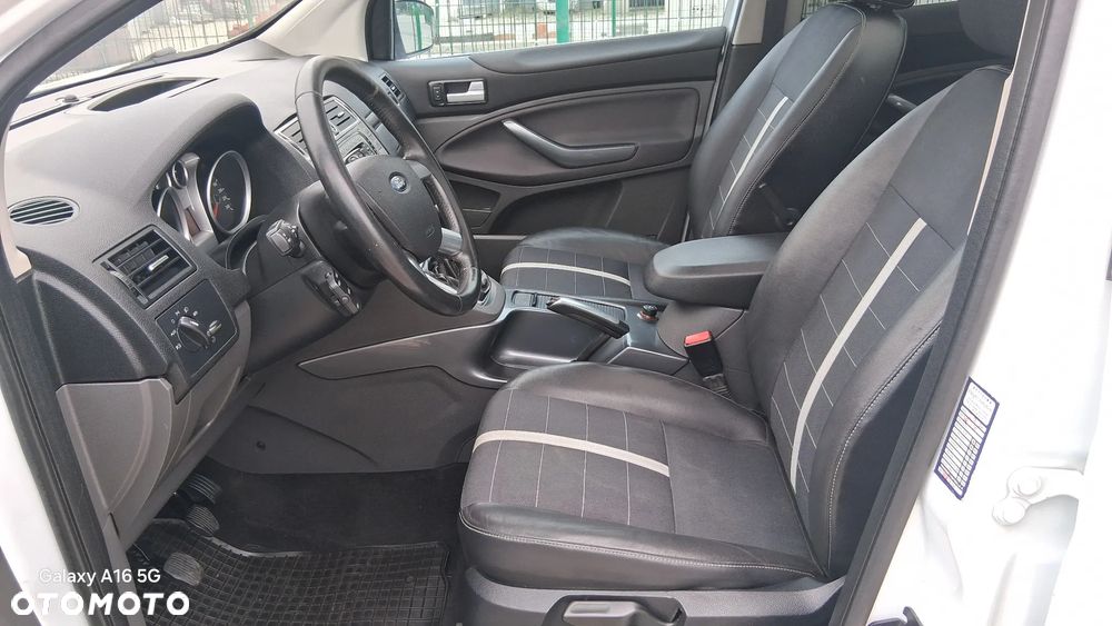 Ford Kuga 2.0 TDCi 4x4 Titanium - 10