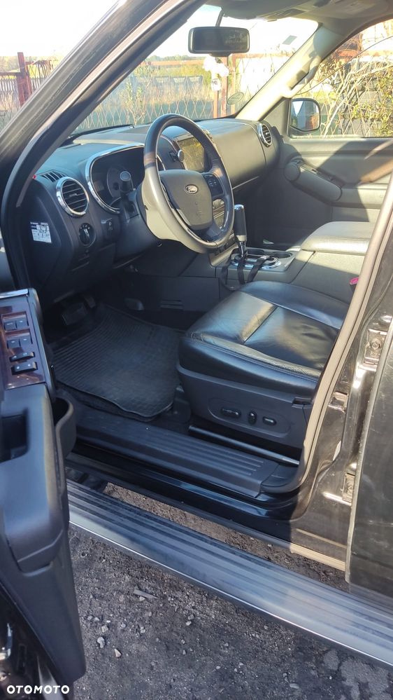 Ford Explorer - 8