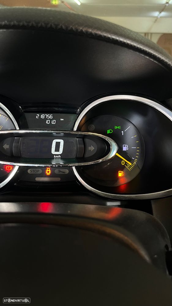 Renault Clio Sport Tourer (Energy) dCi 90 Bose Edition - 16